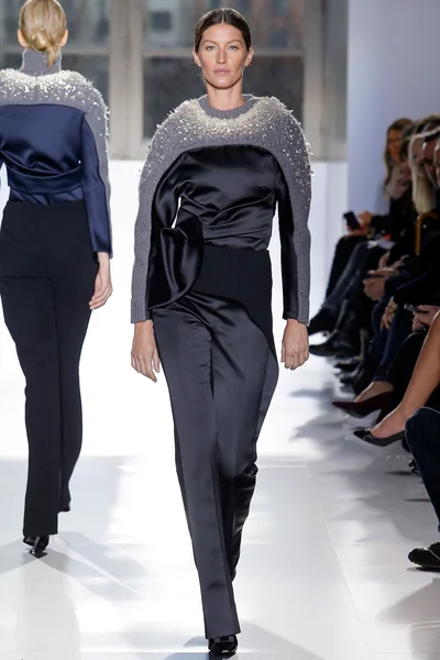 Look 32